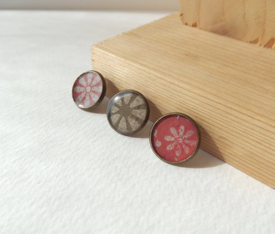 Lapel Pins, choose colour, Antique Bronze Clutch Back Pin, choice of designs