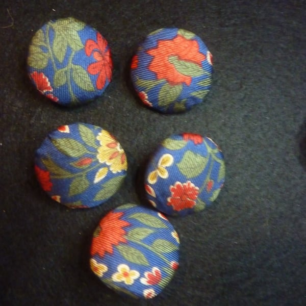 5 Ditsy Buttons Flower Vine Leaf Patteren Blue Gren Red 25mm 