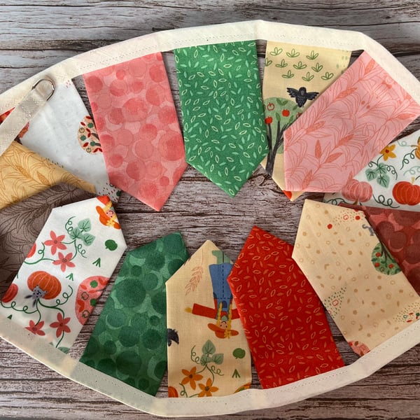 Mini bunting