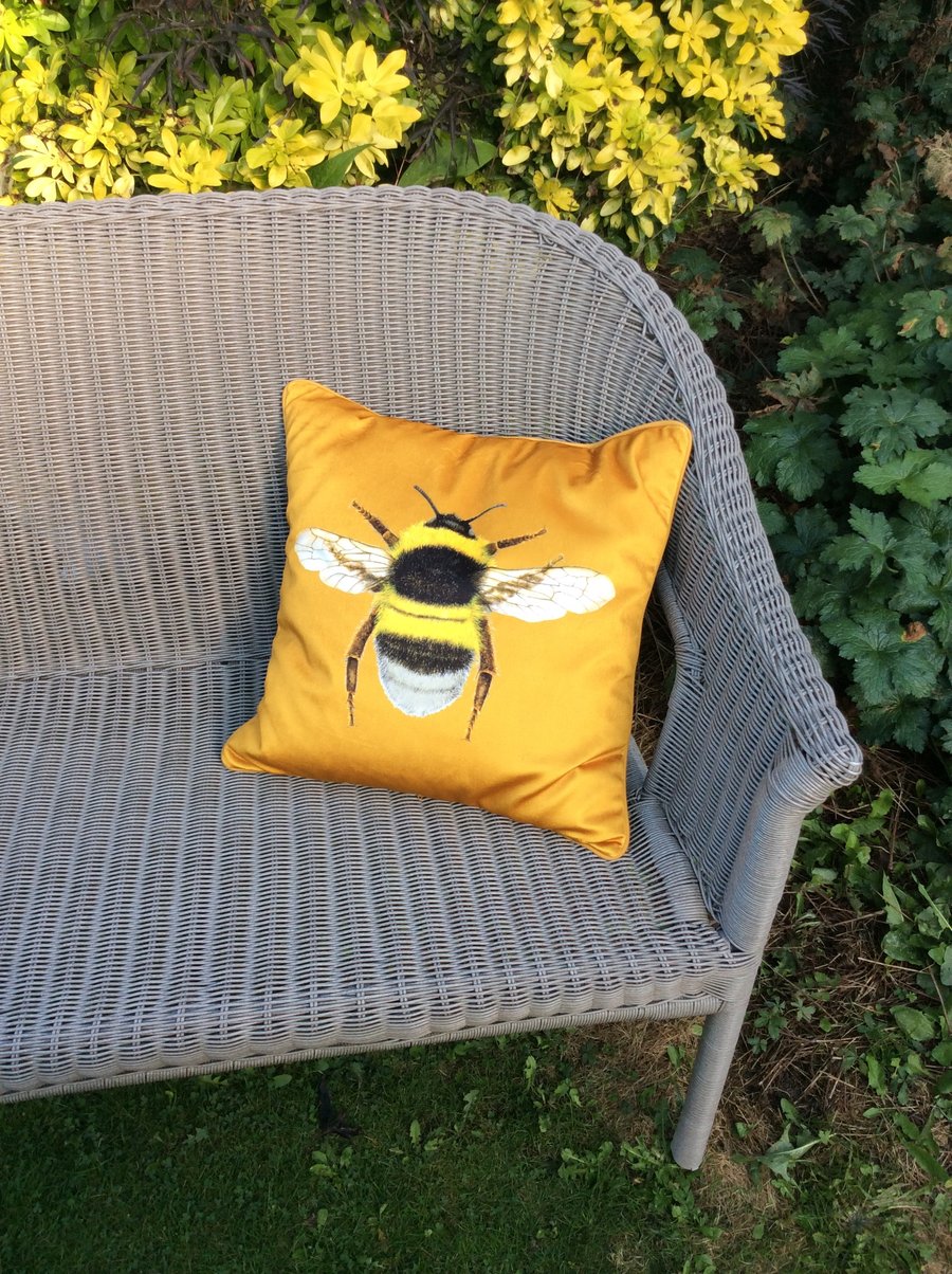 Velvet Bee  cushion in a rich mustard velvet fabric. Free UK P&P. Plaid backing