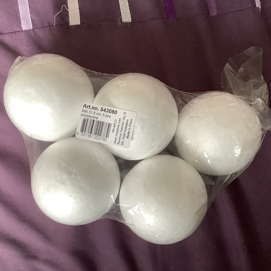 Polystyrene Balls 8cm x 5