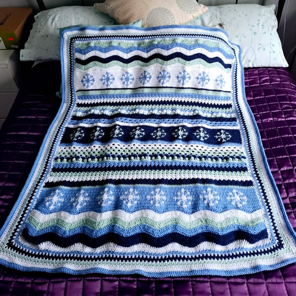 Snowflake Crochet blanket, lap blanket 