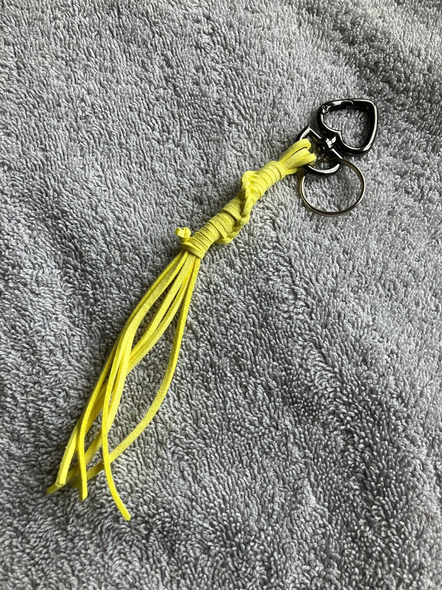 Yellow Suede Keyring-bag charm w. Gunmetal coloured Heart-shaped Carabiner clasp