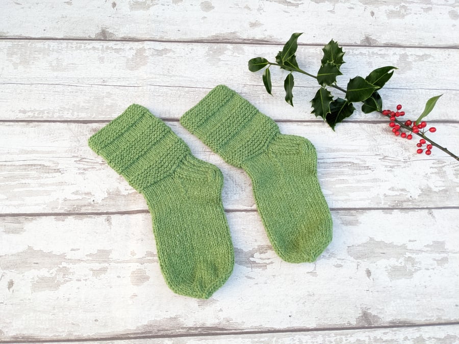 Hand knit socks women's sheep wool, handmade light green shade, uk6