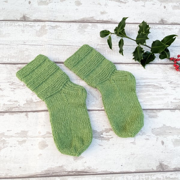Hand knit socks women's sheep wool, handmade light green shade, uk6