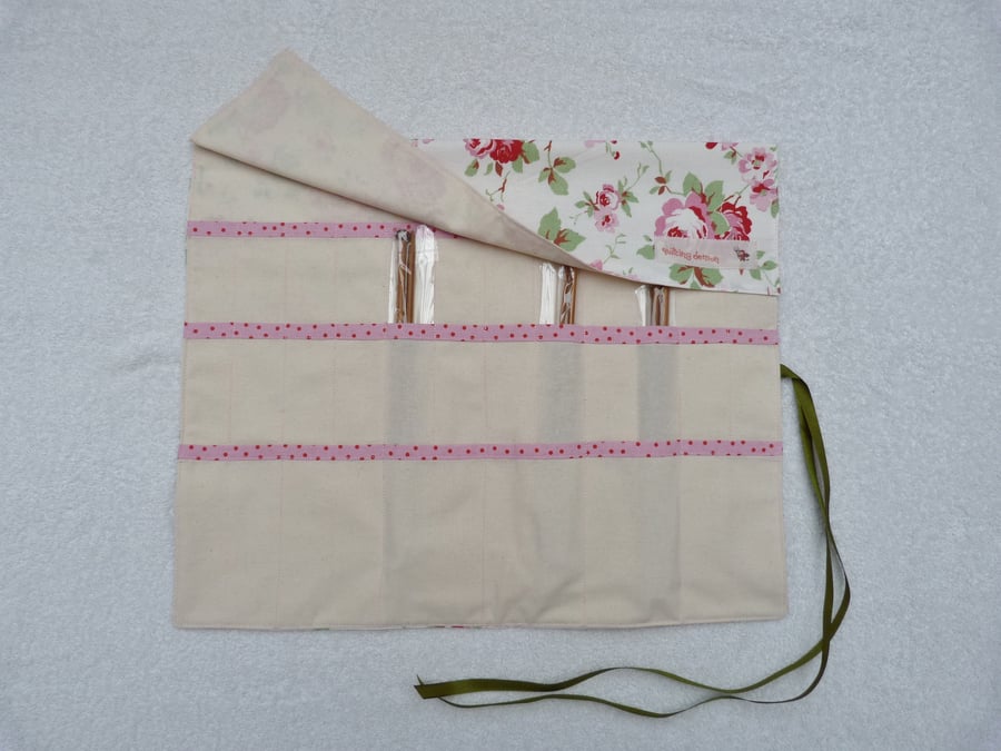Knitting Needle Roll In Pink Roses Print Cotton with 3 Pairs Bamboo Needles.