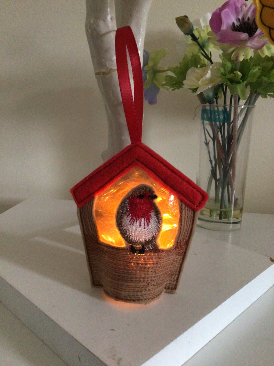 Robin tea light holder, decoration. Red.