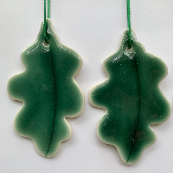 Porcelain Hanging Decoration Oak Leaf