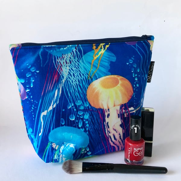 Makeup bag, jellyfish