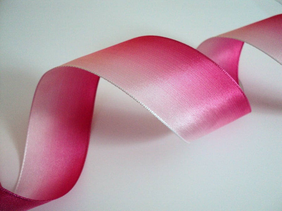 1 Metre Wire Edged Xmas Ribbon 38mm Pink Ombre