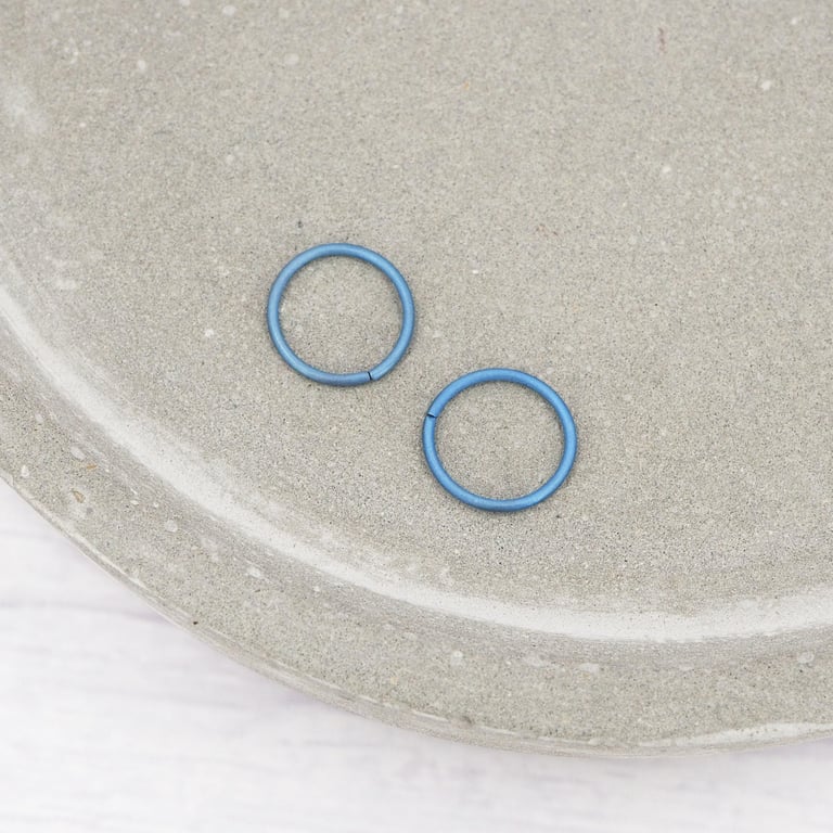 10mm Titanium Blue seamless hoop earrings - Delicate lightweight hypoallergenic 