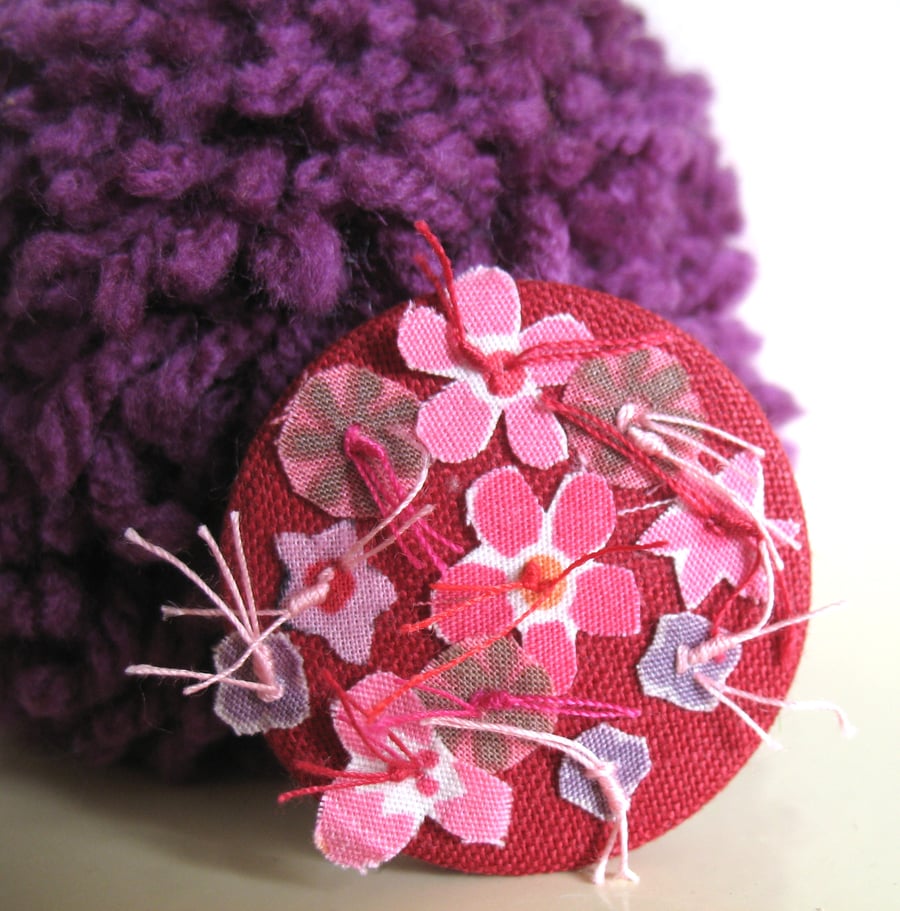 Ruby red  'Posy-pin'