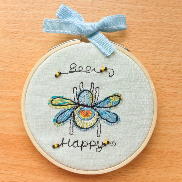 Hoop art Bee Happy.