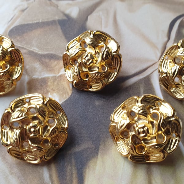 19mm 30L medium weight Gold shank Buttons from Italy x 4