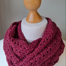 Lacy infinity circle scarf in wool and silk, colour Bordeaux