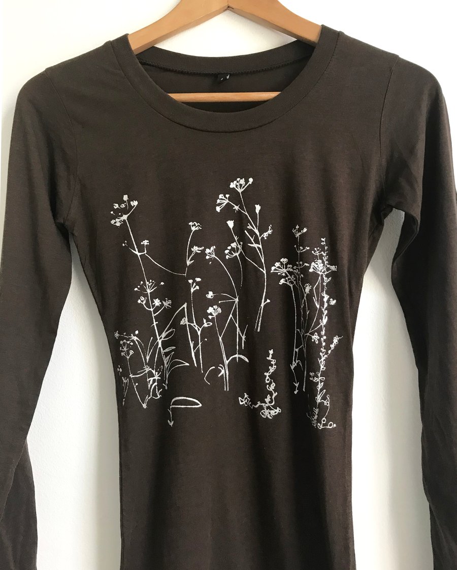 Wild Meadow Flowers Women's dark brown printed T shirt long sleeve body hugging