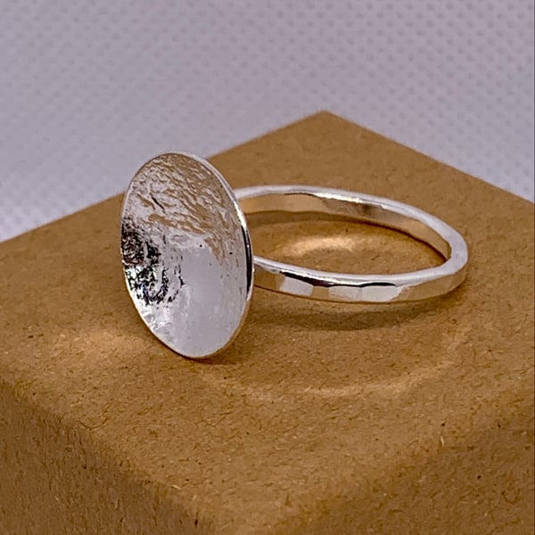Reticulated Silver Statement Domed Ring - UK size Q - 1029