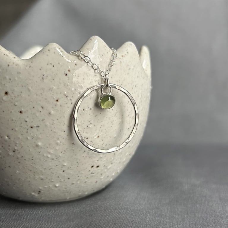 Semi precious stone and textured silver circle necklace