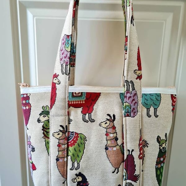 Handbag made in Llama fabric