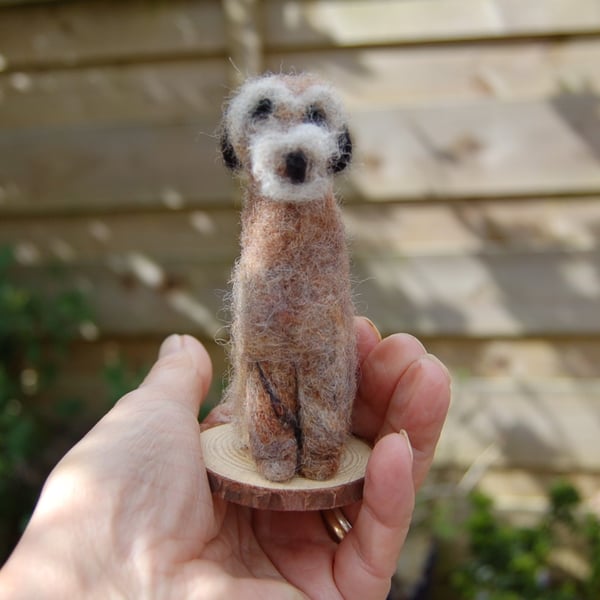 Needle felt wool  Border Terrier Dog 11 cm tall, wool dog,  