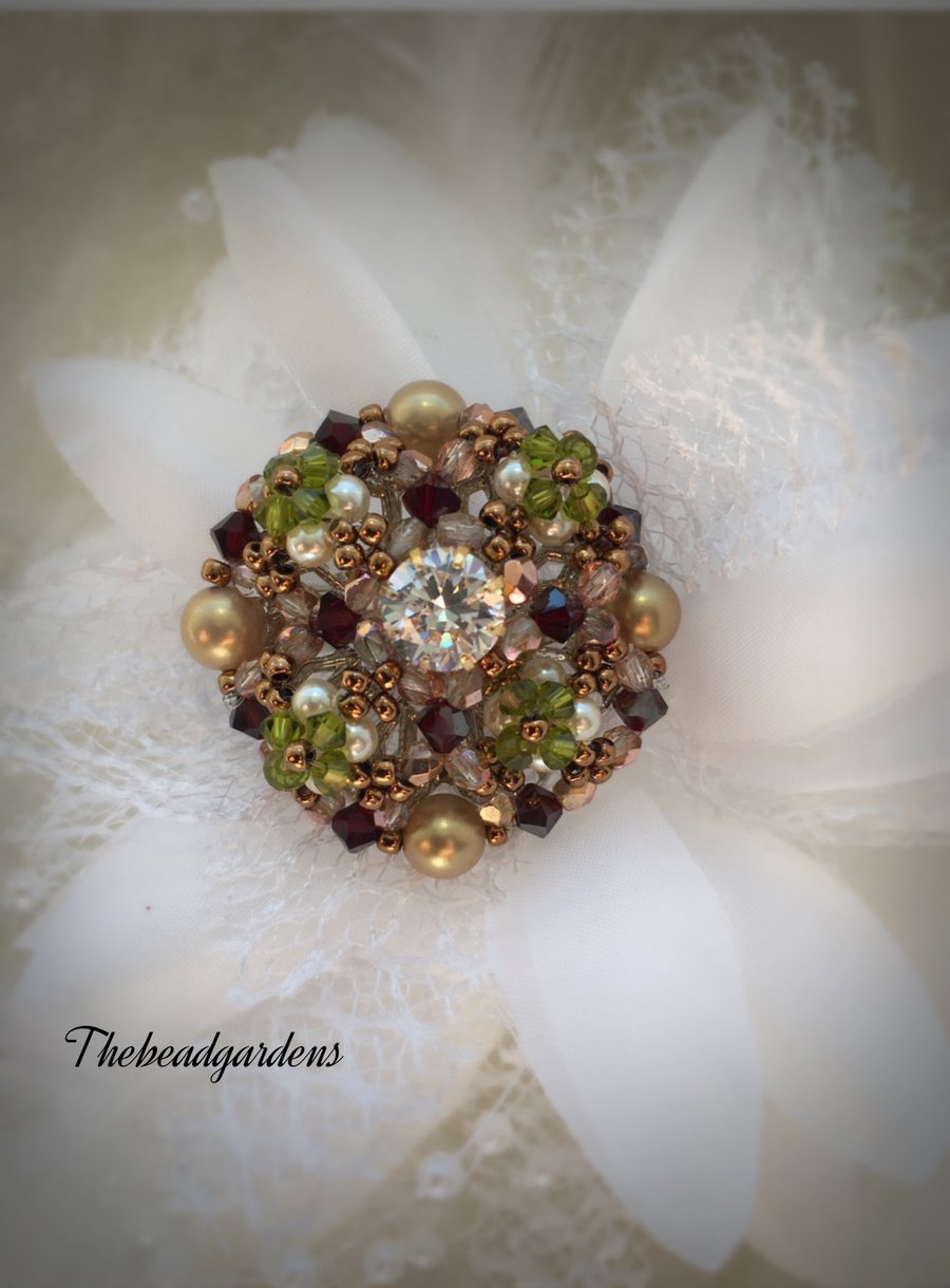 Sparkly gorgeous brooch 