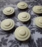 22.4mm 36L Vintage Casein buttons Cream and Black - Image 3