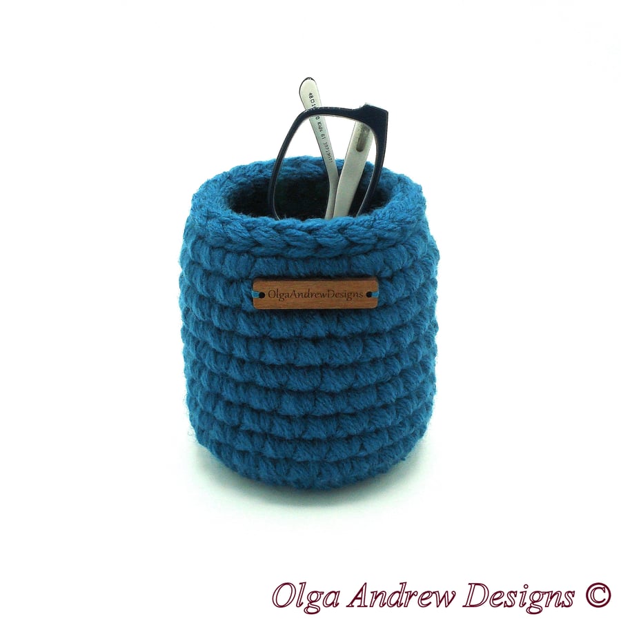 Vertical eyeglasses cup holder, eye glass basket, soft eyeglass holder stand