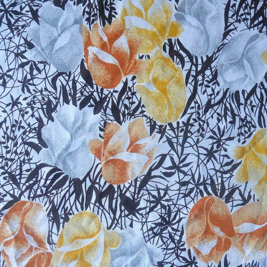  Vintage RETRO tulip Fabric ( brown)