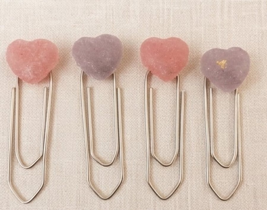 Handmade resin heart paperclip bookmarks 