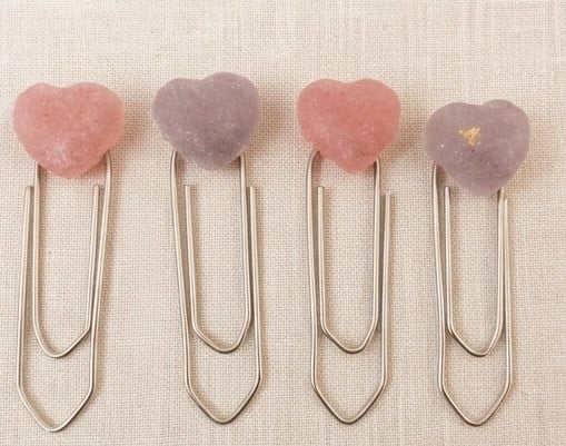 Handmade resin heart paperclip bookmarks 