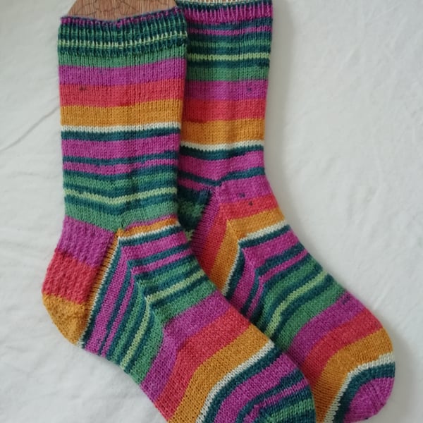 Socks, Hand knitted, MEDIUM, size 5-6