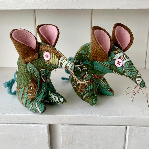 70s Country LASSY Bardfield Moygashel Green Teal Blue  Vintage  Mouse 