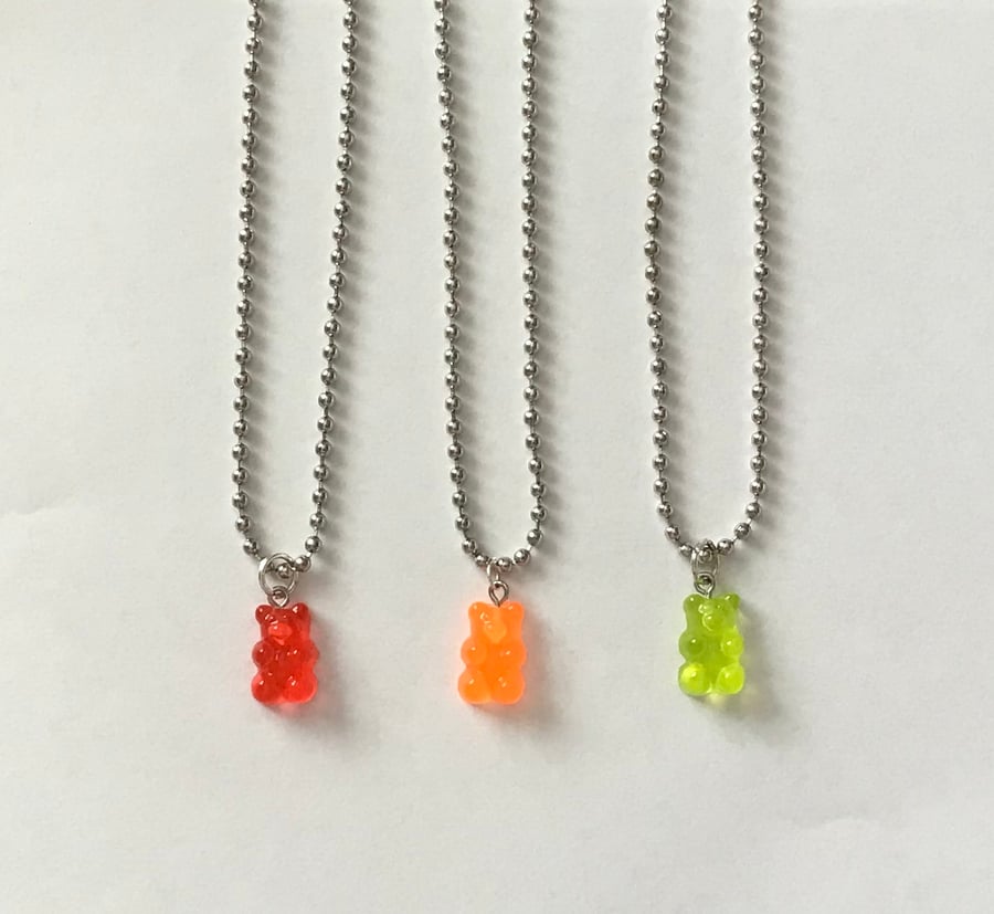 Gummy bear necklaces (6 colours to choose from) 