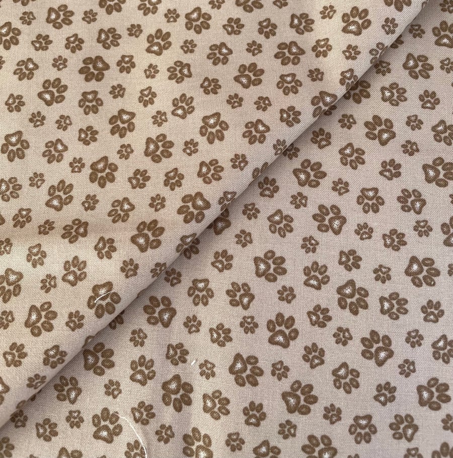 Paw Print Fat Quarter 