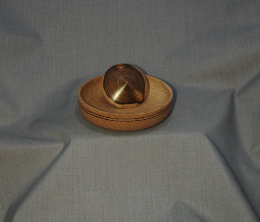 Golden Oak Top & Dish for Adults