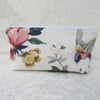 Vintage-style floral pattern cosmetic bag