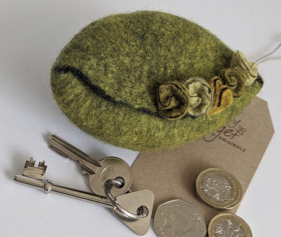 Wet felted Pod Purse: Zingy Olive (L)