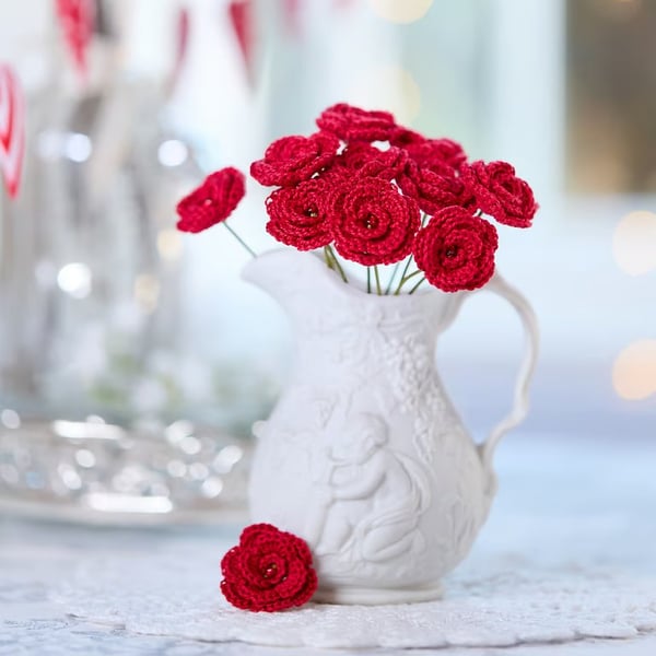 3 Red Roses, St Valentine's day mini crochet flowers