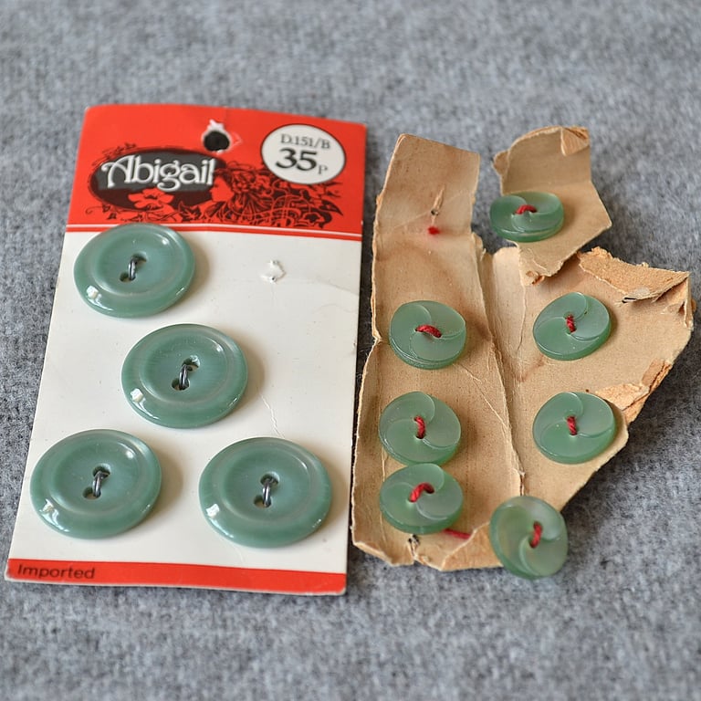 DESTASH: Vintage 2-Hole Green Plastic Buttons on Original Cards (10mm and 15mm)