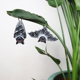 Hanging bat decoration for plant, set of 2 spooky halloween bat ornaments