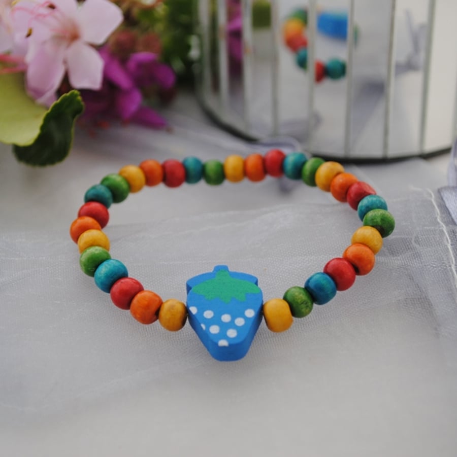 Child-wood bead & strawberry bracelet