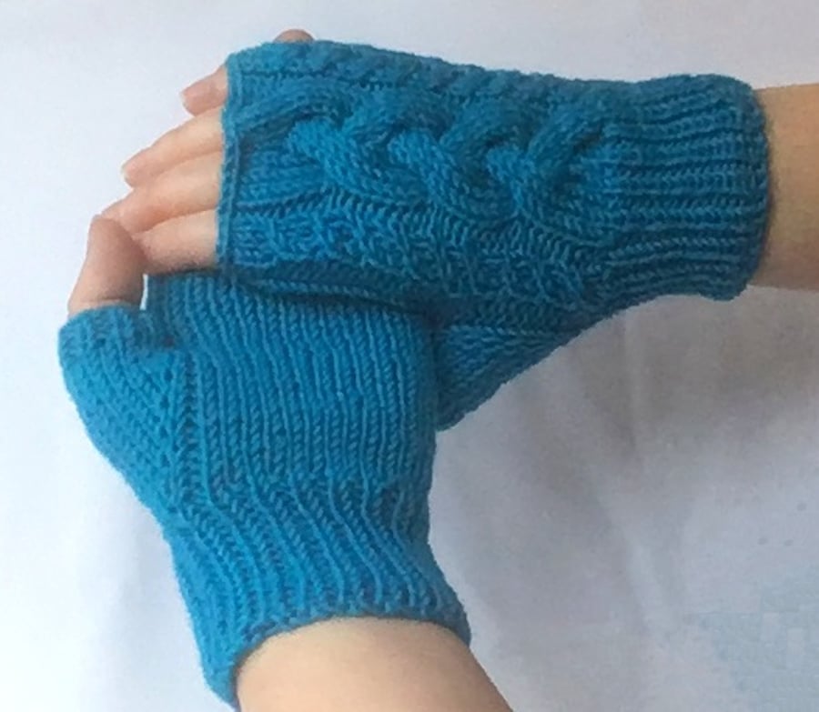 Fingerless Gloves: Glacier