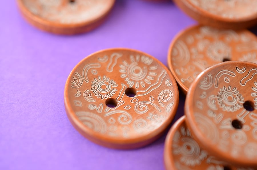 Natural Wooden Floral Pattern Button 25mm (MBR2) Rich Brown