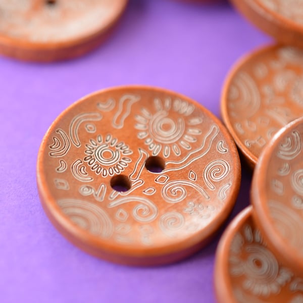 Natural Wooden Floral Pattern Button 25mm (MBR2) Rich Brown