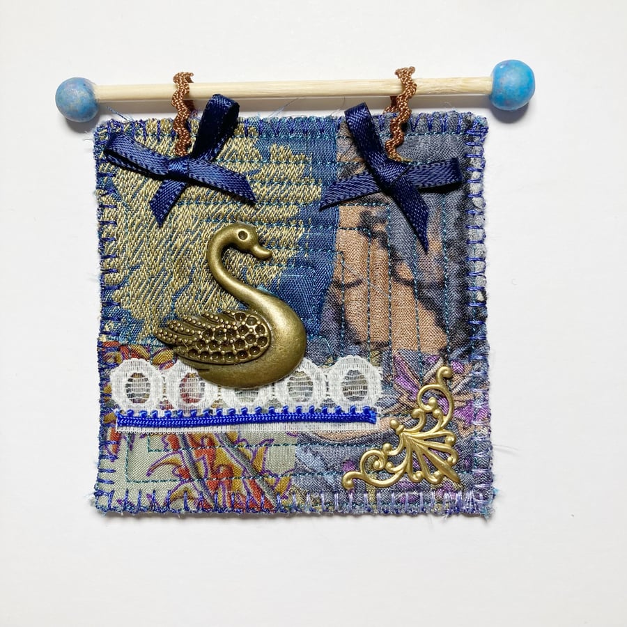 Miniature quilted wall hanging, swan