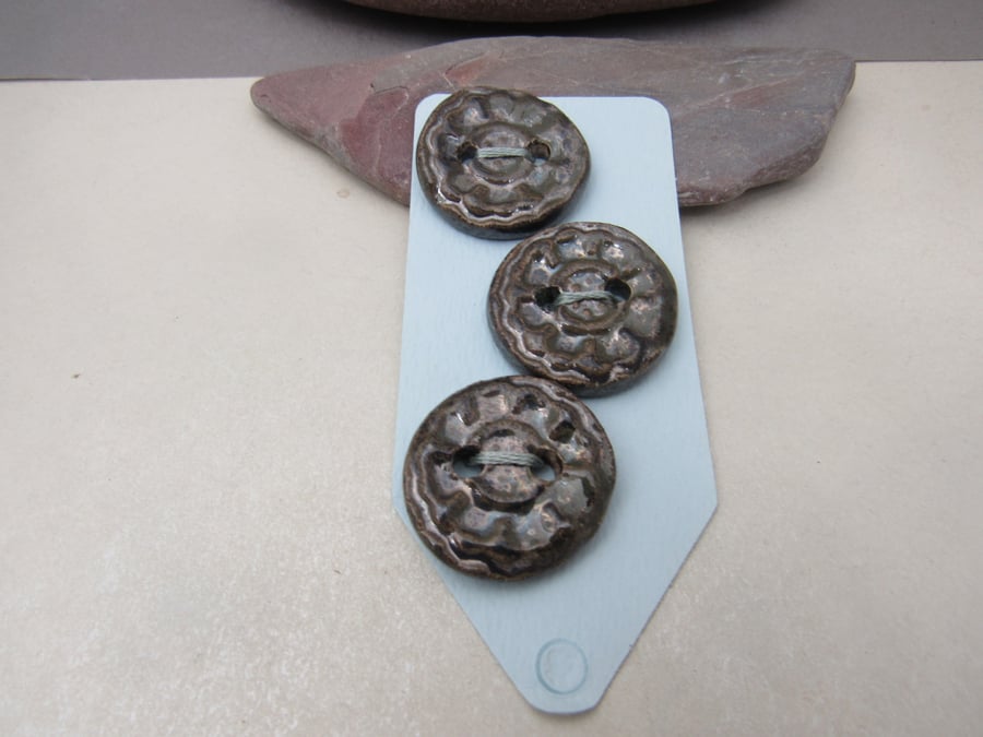 3 Medium Chunky Bronze Cog Pattern Ceramic Buttons