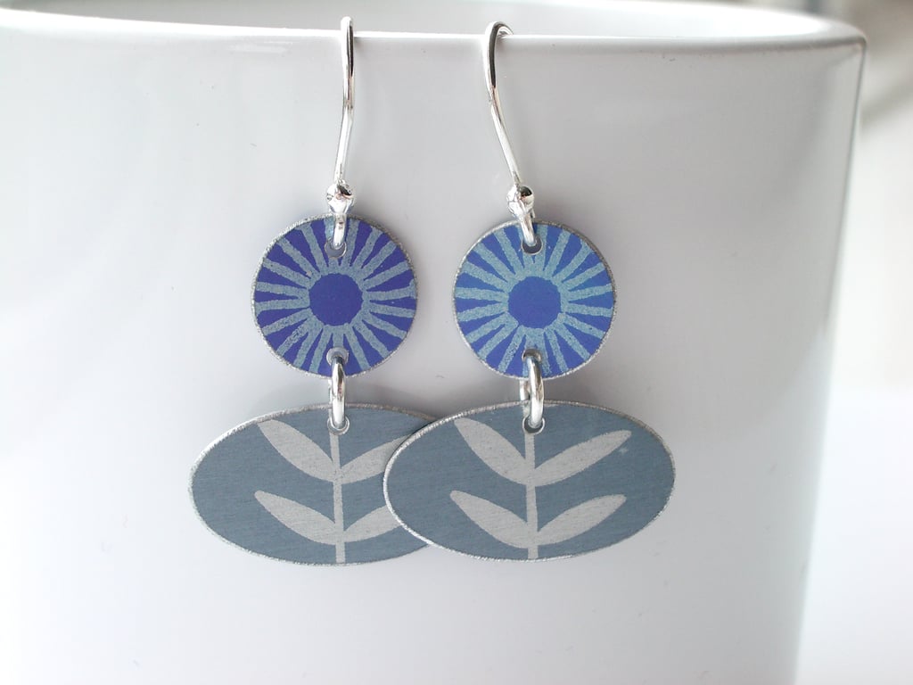 Flower earrings in dark blue and grey