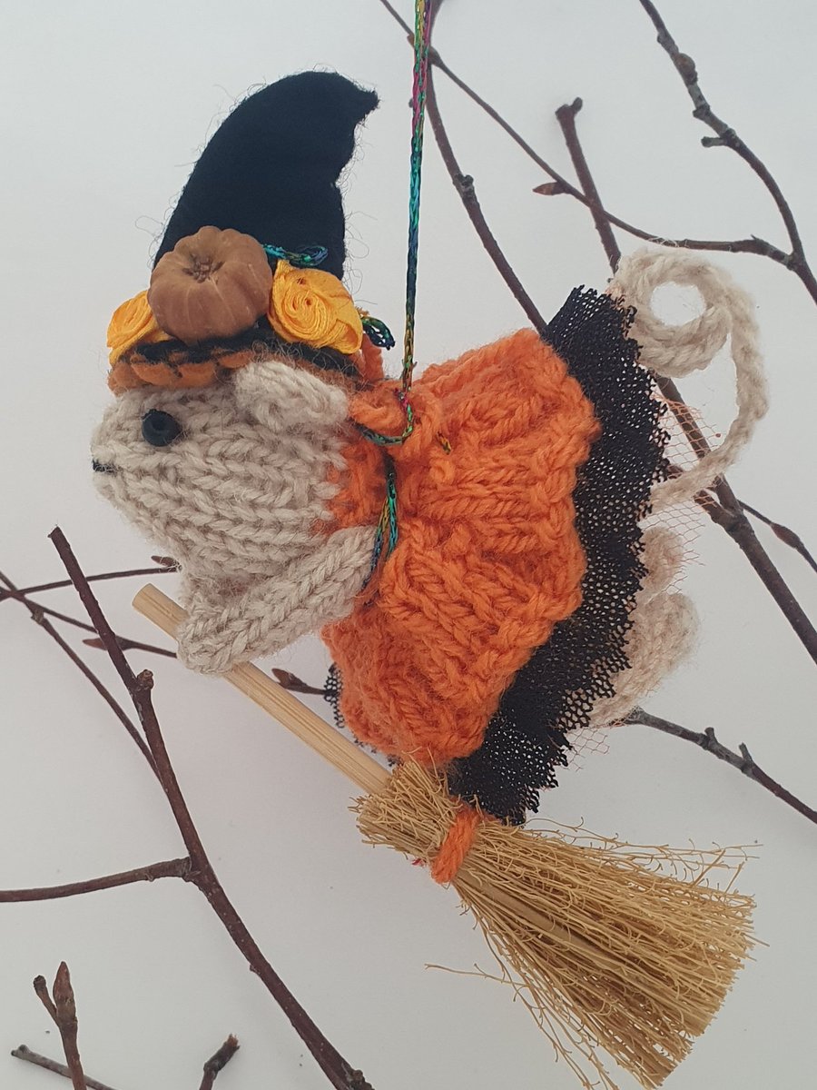 Hand Knitted Mini Witch Mouse - Vida