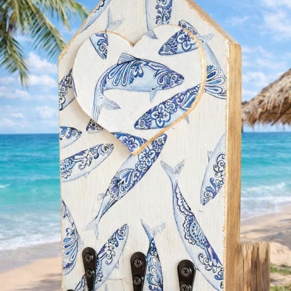 Wooden Wall Keyholder Fish