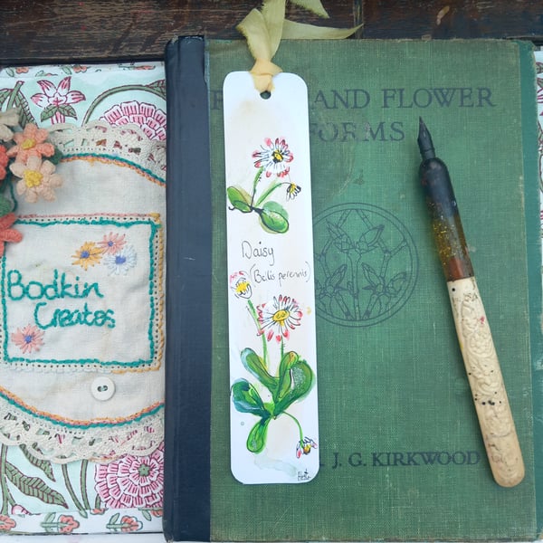 Daisy bookmark ,  A gift for a book and nature lover.